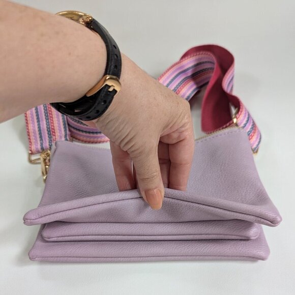 JEN & CO Izzy Lavender Vegan Leather Crossbody Bag Guitar Adjustable Strap  NEW - Picture 6 of 9